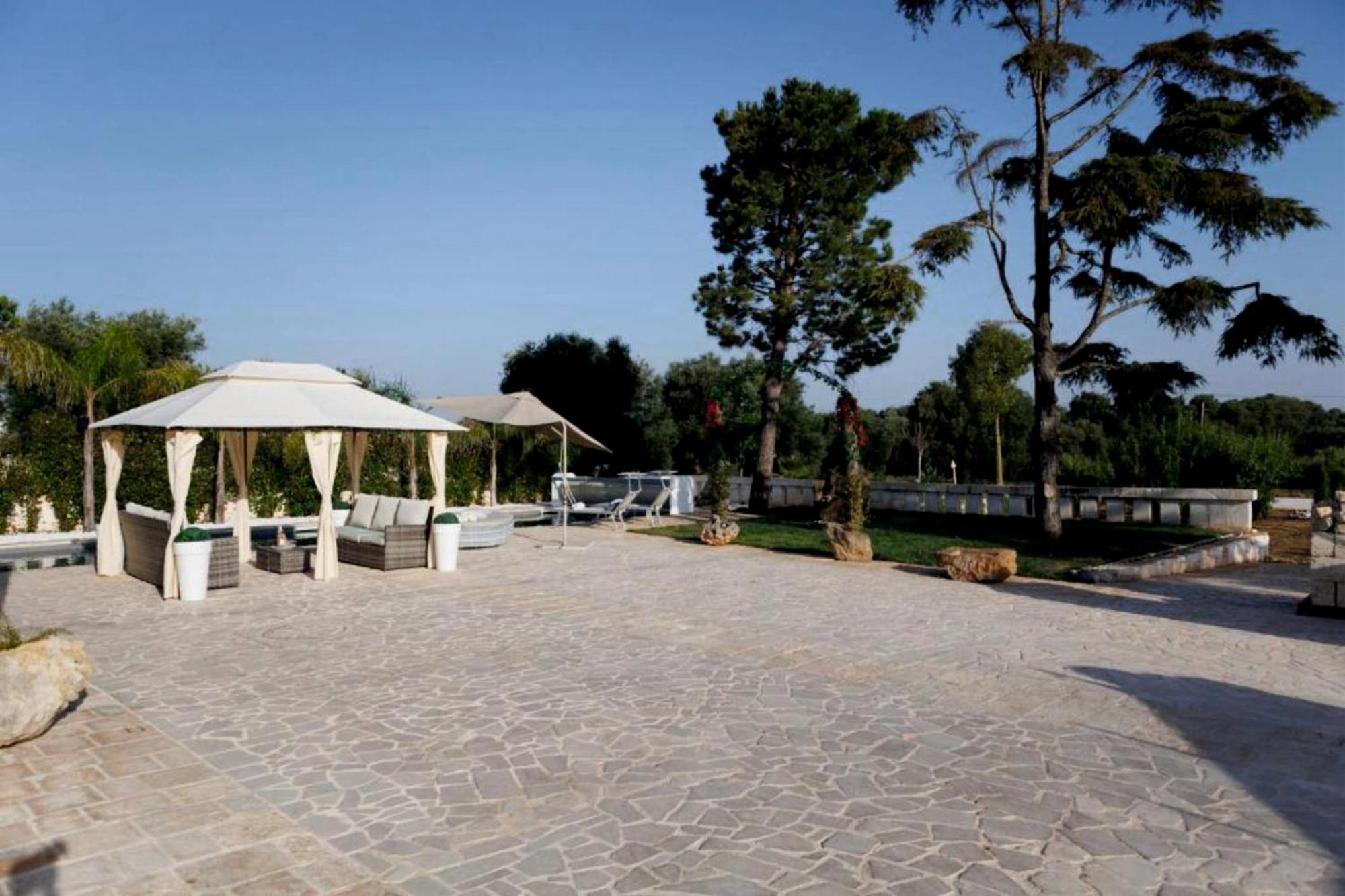 Villa Brachychiton ออสตูนี ภายนอก รูปภาพ